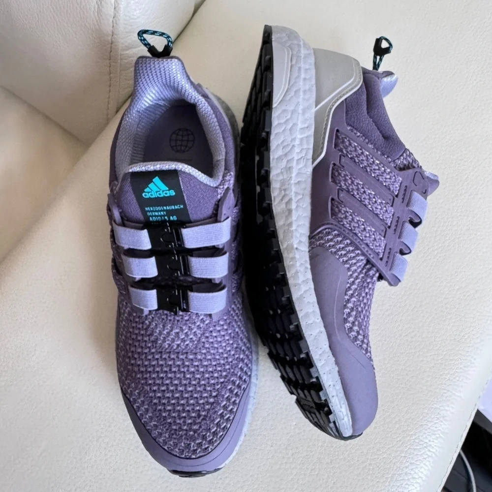 NWT Adidas Ultraboost 1.0 Women’s Sneakers in Size 7.5 - Picture 6 of 14